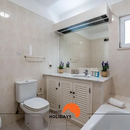 #174 T2 Em Zona Tranquila By Holidays Apartamento