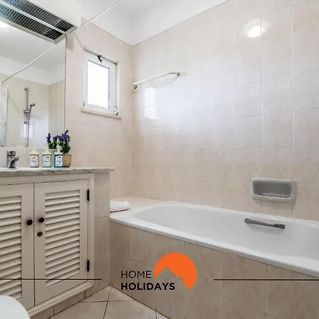 #174 T2 Em Zona Tranquila By Holidays *