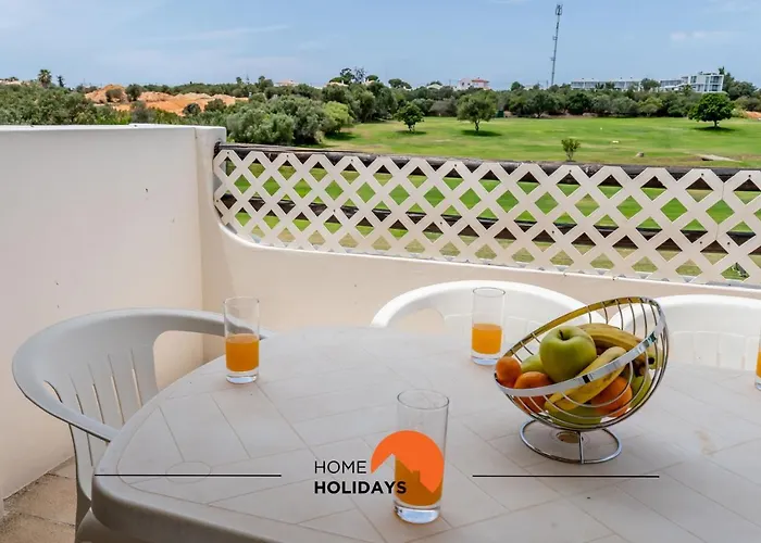 #174 T2 Em Zona Tranquila By Holidays 아파트 *