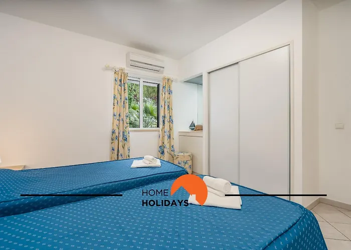 #174 T2 Em Zona Tranquila By Holidays 아파트