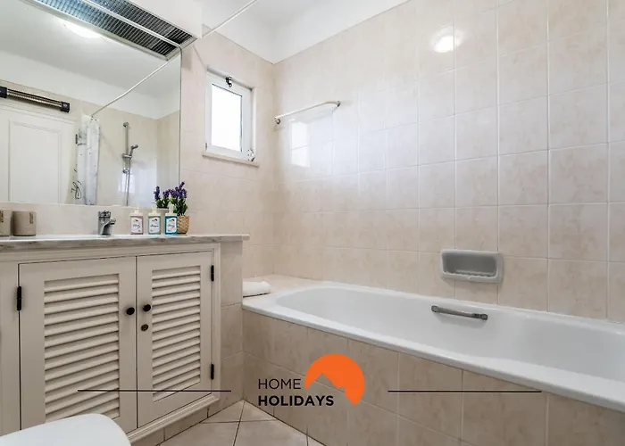 #174 T2 Em Zona Tranquila By Holidays 알부페이라