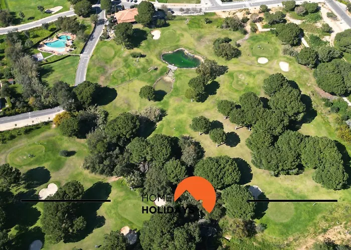 #174 T2 Em Zona Tranquila By Holidays 아파트 *